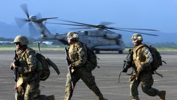  المروحيات هبطت داخل مجمع السفارة وسط بغداد ومن ثم أقلعت مجددا 