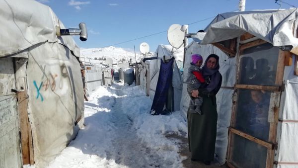 الاف اللاجئين بلا مأوى