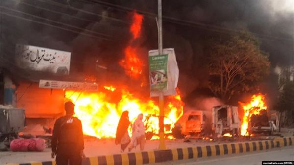 Suicide Bomber Kills Eight, Wounds 16 At Radical Sunni Islamist Rally In Pakistan (Twitter)