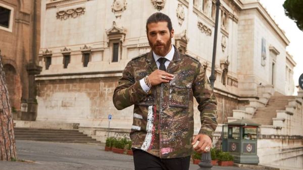 The anchor apologized to Can because she could not equip the studio properly (source: @canyaman Instagram)