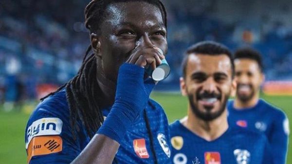 غوميس يقود الهلال للفوز