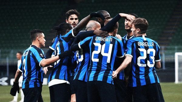 إنتر يبلغ دور الـ 16