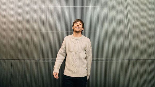 he 28-year-old singer has also revealed that he was really drunk on the set of his music video for 'Walls'