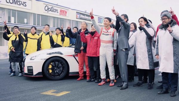 تمكنت نيسان من خلال سائق GT-R نيسمو 2020 تسوغيو ماتسودا من خوض تحدي الدقيقة الواحدة وتسجيل أسرع لفة خلال 59.361 ثانية.