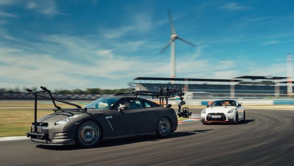 نيسان GT-R السيارة الوحيدة السريعة بما فيه الكفاية لتصوير نيسان GT-R نيسمو 2020