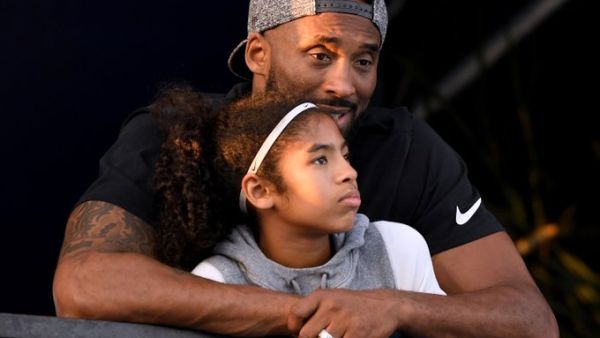Kobe Bryant and his 13-year-old daughter, Gianna (Twitter)