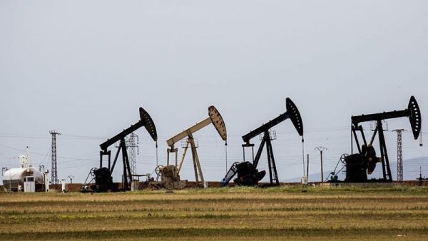  الولايات المتحدة تبيع النفط من الحقول السورية