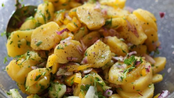 سلطة البطاطا الروسية 