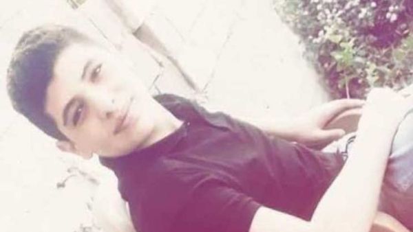 الفتى صلاح زكارنة (17 عاما) 