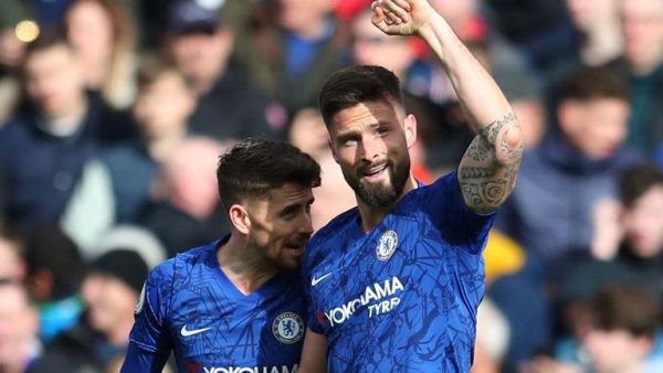 جيرو يقود البلوز للفوز