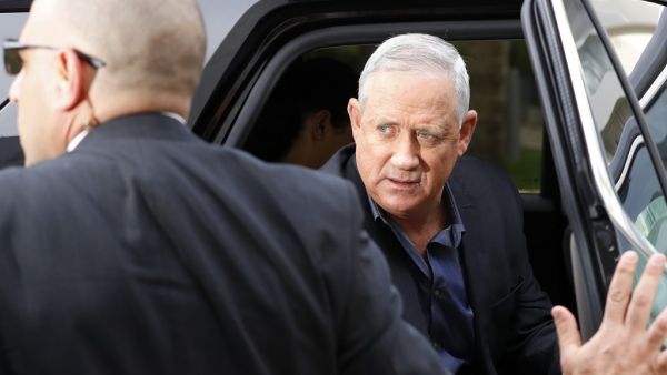 Leader of Israeli centrist party Blue and White electoral alliance Benny Gantz arrives for a meeting with hed of the Israeli secular nationalist Yisrael Beiteinu party in the central city of Ramat Gan, on March 9, 2020. JACK GUEZ / AFP