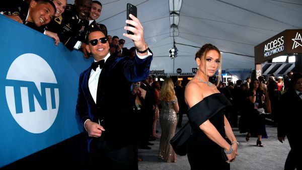 جينيفر لوبيز وأليكس رودريغيز