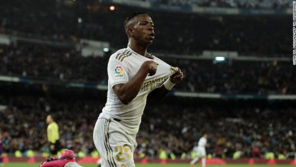 فينيسيوس جونيور يحتفل بهدف ريال مدريد الأول