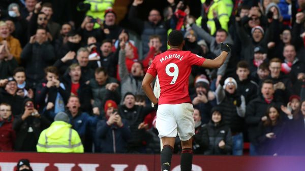 مارسيال يحتفل بهدفه