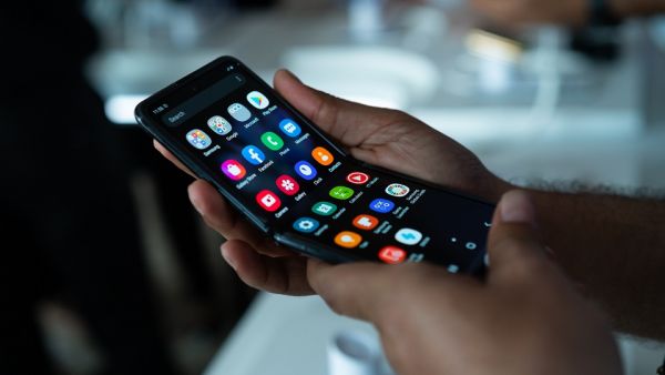 هاتف Galaxy S20 سامسونج تطلق سلسلة هواتف Galaxy S20 في الإمارات لعالم جديد من التجارب الاستثنائية