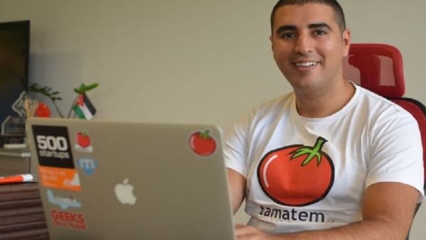Electronics, Tomatoes or Ketchup. What is This TV Host Talking About ? 