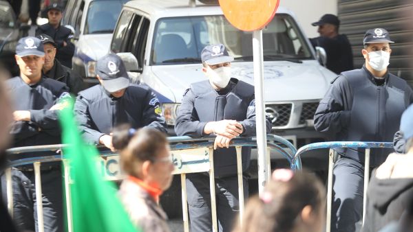 في 25 فبراير، أعلنت الجزائر تسجيل أول إصابة بالفيروس، لإيطالي تم ترحيله إلى بلاده