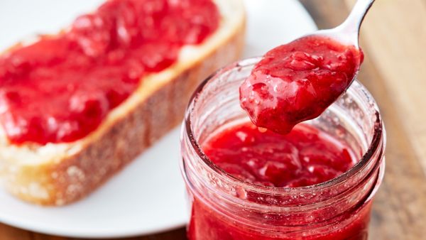 مربى الفراولة قليل السكر