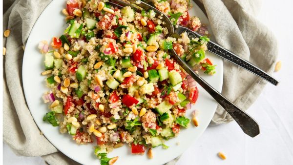 سلطة الكينوا المغذية