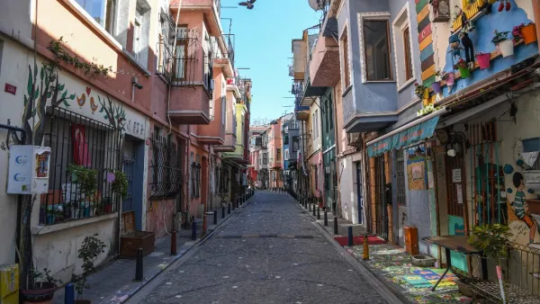 This picture taken on April 12, 2020 shows a deserted street at Balat district, in Istanbul, during a two-day curfew to prevent the spread of the epidemic COVID-19 caused by the novel coronavirus. Ozan KOSE / AFP
