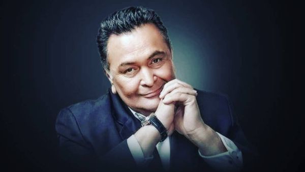 Bollywood Actor Rishi Kapoor Dies Aged 67 .. and Sonam Kapoor Apologizes to Him!