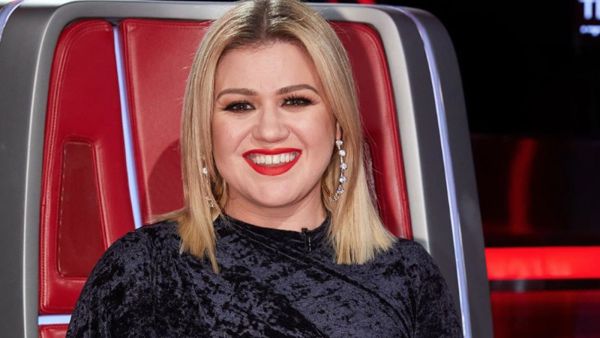 Friday's original episode will feature the premiere of the Trolls World Tour music video "Just Sing!"