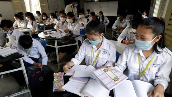 إعادة فتح المدارس الثانوية والمراحل النهائية من الإعدادي في بكين نهاية نيسان