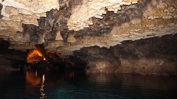 Alisadr water cave (Shutterstock)