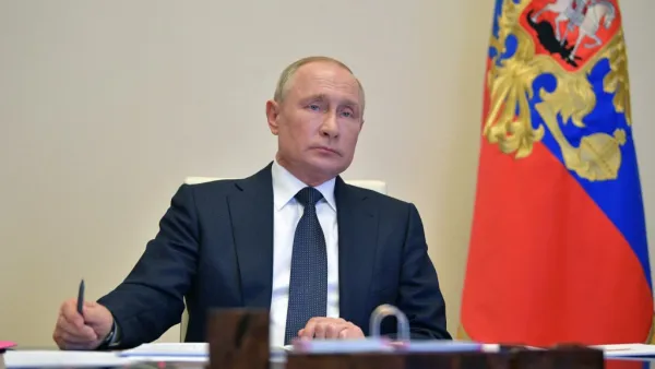 Russian President Vladimir Putin chairs a video conference meeting with heads of Russia's regions over the COVID-19 coronavirus situation, at the Novo-Ogaryovo state residence outside Moscow on April 28, 2020. Alexey DRUZHININ / SPUTNIK / AFP