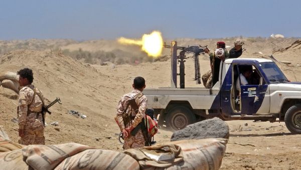 Fighters from of the Southern Transitional Council (STC) fire towards the positions of Saudi-backed government forces during clashes in the Sheikh Salim area in the southern Abyan province on May 11, 2020. Nabil HASAN / AFP