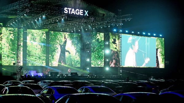 Hyundai Motor hosted a ‘drive-in’ event designed with safety and social distancing in mind, featuring live music performances