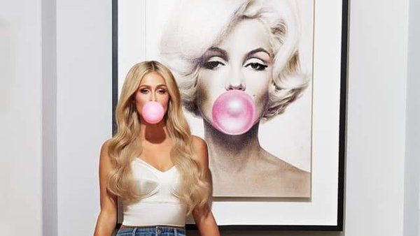 Paris Hilton (Twitter)