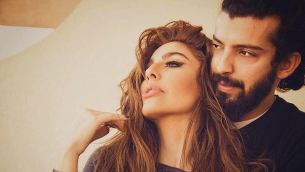 ليلى إسكندر تهاجم أصدقاء زوجها بعد تحويله لـ فتاة! ليلى إسكندر تهاجم أصدقاء زوجها بعد تحويله لـ فتاة!