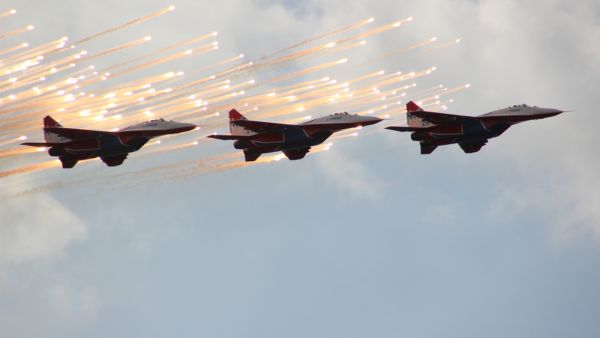 Three MiG-29 Swifts aerobatic team. (Shutterstock/ File Photo)