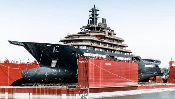 Take a look at Norwegian billionaire Kjell Inge Rokke's sleek black yacht— the world's largest superyacht (Twitter)