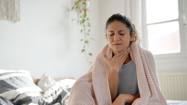 حافظ على منزلك خاليًا من دخان السجائر ومنتجات التنظيف التي يمكن أن تهيج الحلق حافظ على منزلك خاليًا من دخان السجائر ومنتجات التنظيف التي يمكن أن تهيج الحلق