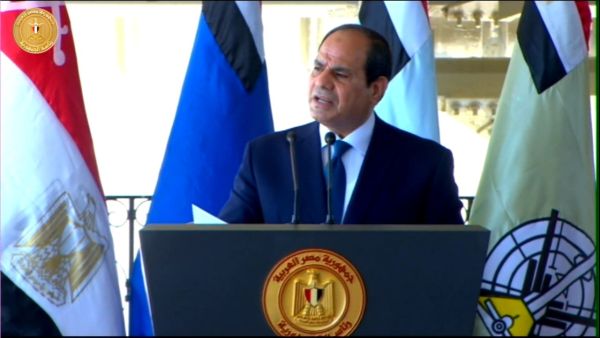 أعلنت وسائل الإعلام المصرية أن الرئيس عبد الفتاح السيسي سيفتتح  السبت، قاعدة عسكرية جديدة