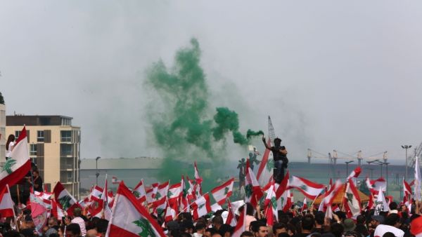 Lebanese protesters rally in downtown Beirut against tax increases and official corruption. (AFP photo)