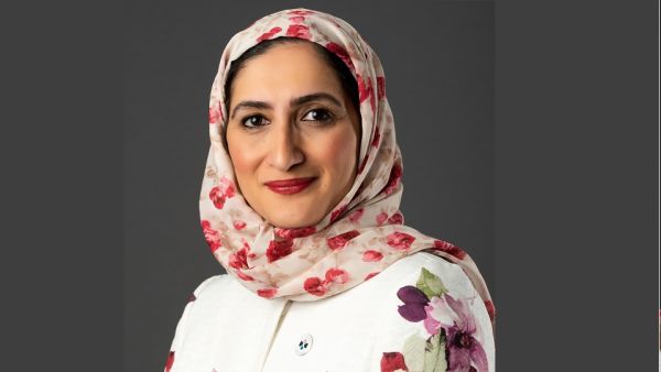نرجس فرّوخ جمال، الرئيس التنفيذي للعمليات لبورصة البحرين بنك البحرين الإسلامي يوقع اتفاقية مع بورصة البحرين لتدشين خدمة تمويل المرابحة الرقمية