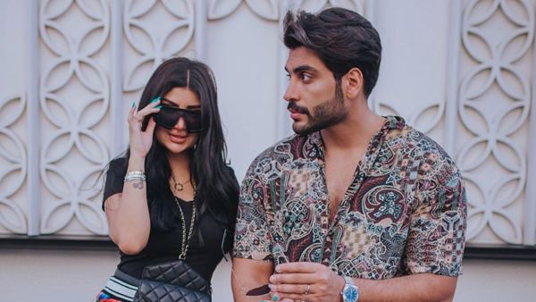 Khaliji Cha-Ching! Kuwaiti Model Gifts His Saudi Makeup Artist Wife 24-Carat iPhone 11 ... Find Out Why (Video)