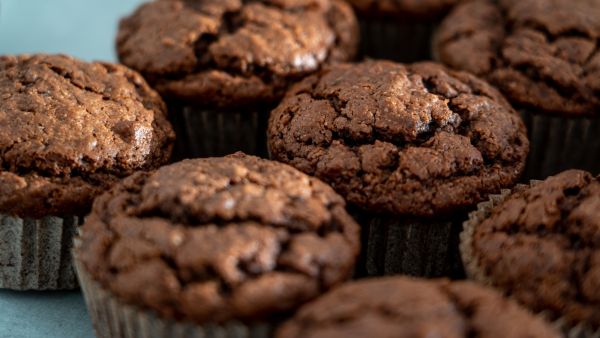 مافن الموز برقائق الشوكولاتة