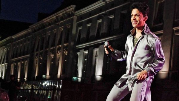 The undated note was scrawled in cursive on lined notebook paper.