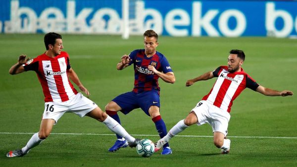 برشلونة يستعيد صدارة الترتيب