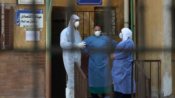  بعد دخول العامل مستشفى العزل بأيام، تأكدت إصابة أفراد عدد من الأسر بفيروس كورونا