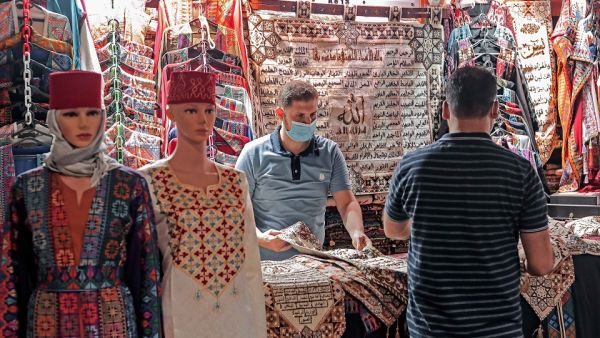 shoppers at Dragon Mart Customer Confidence Clear as Visitors Return to Nakheel Malls