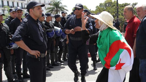  في حال تحسن الوضعية الوبائية فإن هناك إمكانية لتنظيم استفتاء حول تعديل الدستور خلال شهر سبتمبر 