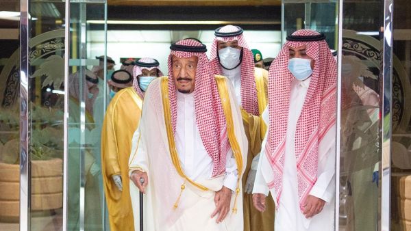 ودخل العاهل السعودي مستشفى "الملك فيصل" التخصصي بالرياض الاثنين 21 يوليو