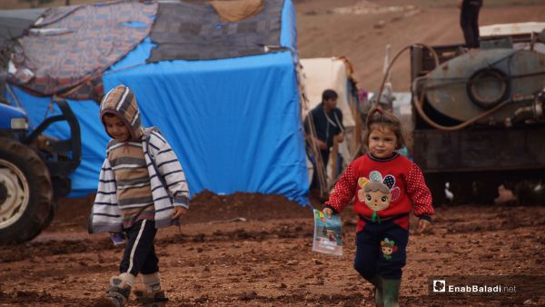  مبادرة إنسانية تهدف لمساعدة النازحين في محافظة إدلب شمالي سوريا لشراء حاجيات العيد