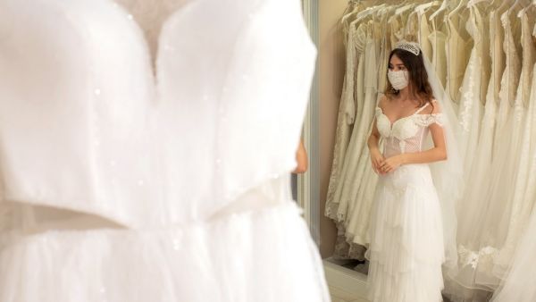 Turkey is allowing marriages on July 1st, after several months of banning due to the novel coronavirus (COVID-19), but the protective mask stay obligatory for the brides as well as for the guests. Feeling the trend, Turkish designers are now creating masks to match the dresses, combining protection and chic. Yasin AKGUL / AFP