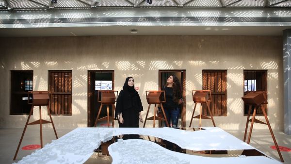 الاحتفاء بالتراث الثقافي الغني لدولة الإمارات وتمكين الإبداع والمبدعين المحليين مساهمات مبدعة في مسابقة التصوير التي أطلقتها "دبي للثقافة" تحت شعار "حكايات من الماضي"